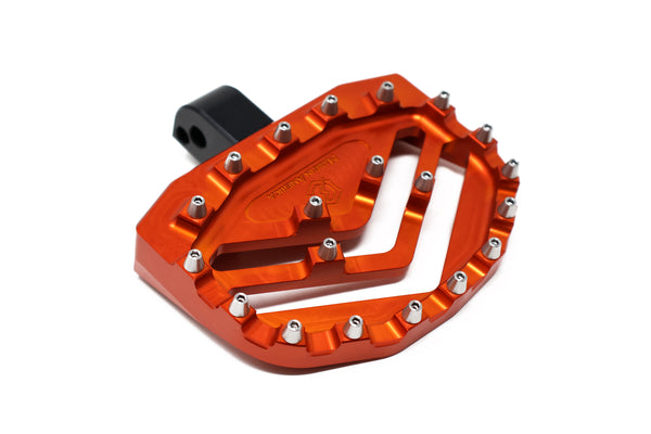 Spiked Arrow Mini Floorboards M8 Softail Driver